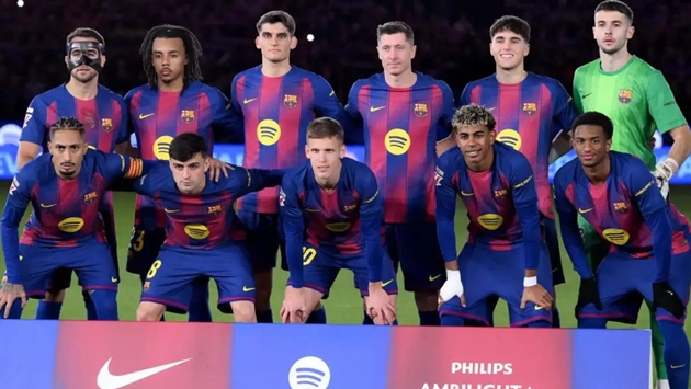 Barcelona dính án phạt từ UEFA sau trận thua Atletico Madrid.