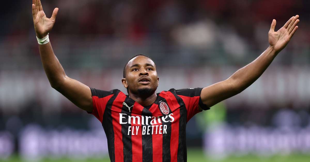 Christopher Nkunku là điểm tựa nơi hàng công Milan.