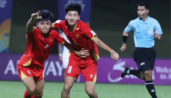 Ảnh bài viết U17 Việt Nam phải giữ đôi chân trên mặt đất trước U17 Úc