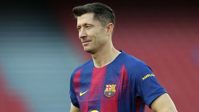 Lewandowski vẫn là ngôi sao được săn đón.
