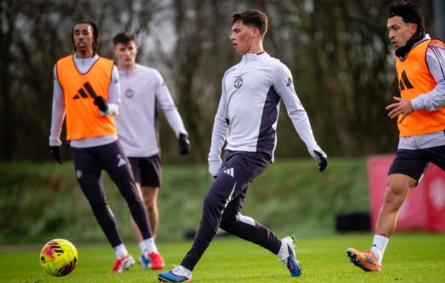 Ảnh bài viết Michael Carrick hứa hẹn đưa các tài năng trẻ MU ra ánh sáng