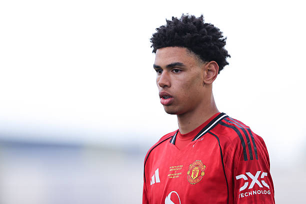 Ảnh bài viết Giải pháp "cây nhà lá vườn" cho bài toán cánh trái của Man Utd