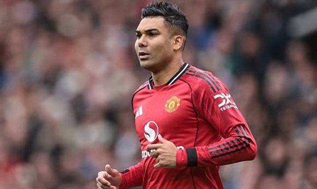 Ảnh bài viết Man Utd giăng biểu ngữ tri ân Casemiro tại Old Trafford