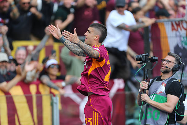 Gianluca Mancini lập cú đúp để mang về chiến thắng cho AS Roma.