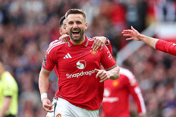 Luke Shaw - 7.2 điểm: Chớp thời cơ ghi bàn để đưa Manchester United vươn lên dẫn trước. Làm tốt nhiệm vụ phòng ngự.