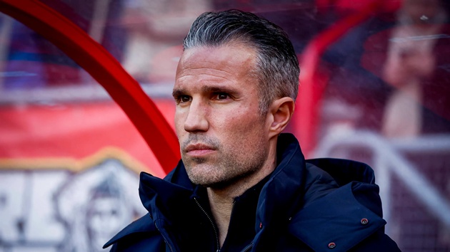 Ảnh bài viết Dennis te Kloese tiết lộ lý do không sa thải Robin van Persie