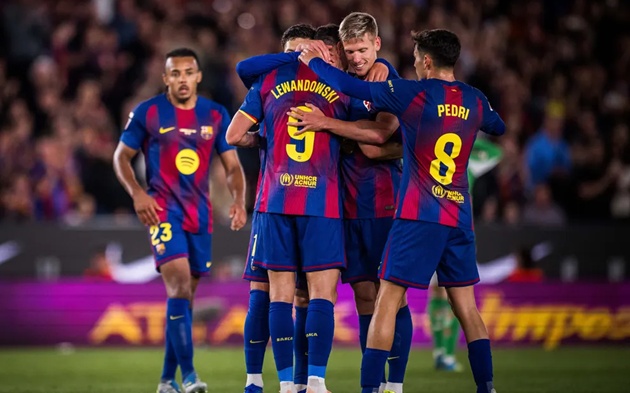 Ảnh bài viết Chấm điểm Barcelona: Raphinha sáng chói nhất; Lewandowski chia tay Camp Nou