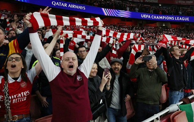 Ảnh bài viết CĐV Arsenal trở thành điểm tựa của Arteta