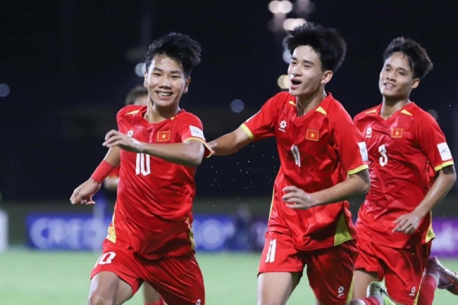 Bóng đá Việt Nam đang gây tiếng vang lớn sau chiến tích của đội U17.