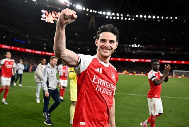 Arsenal có 3 điểm quan trọng ở vòng 37.