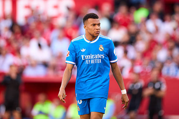 Ảnh bài viết CĐV Real Madrid nổi điên với phong độ của Kylian Mbappe