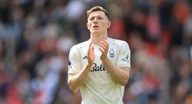 MU và Man City tranh mua Anderson.