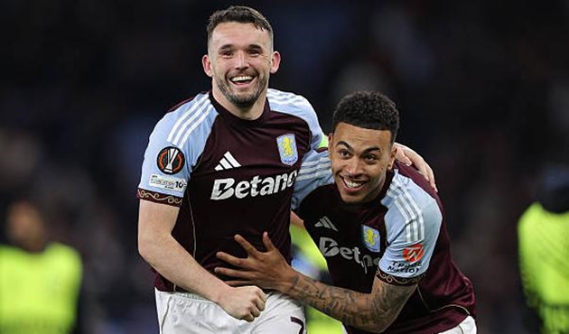 Aston Villa có "thói quen" ghi bàn trong 15 phút cuối trận.