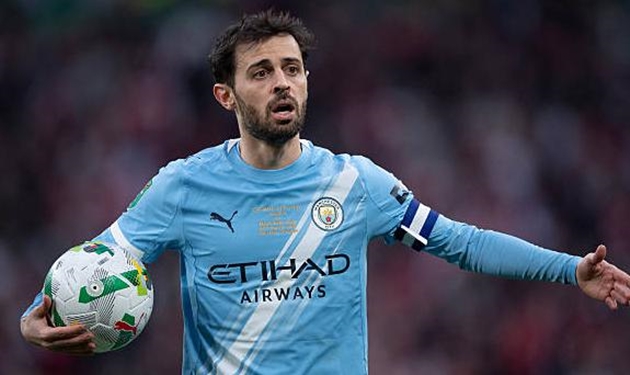 Bernardo Silva không hài lòng sau khi Manchester City hết cửa tranh vô địch Ngoại hạng Anh.