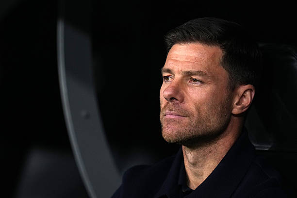 Nhiều người hâm mộ Liverpool đã hy vọng Alonso sẽ thay thế Slot.