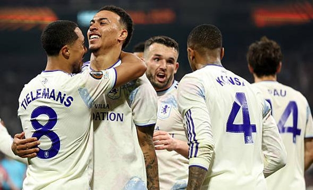 Aston Villa dễ dàng giành chức vô địch Europa League.