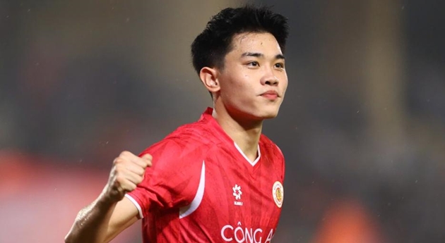 Đình Bắc tỏa sáng trong màu áo Công an Hà Nội.