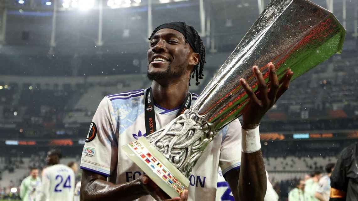 Abraham đã sưu tập trọn bộ danh hiệu của UEFA.