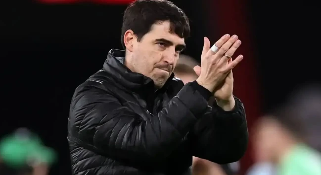 Liverpool xem Iraola là ứng cử viên tiềm năng cho vị trí HLV trưởng.