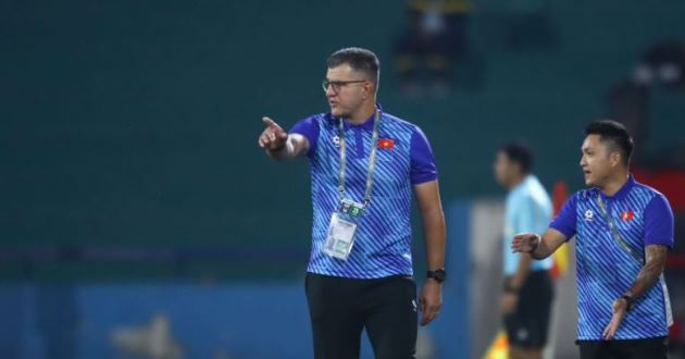 HLV Roland đặt quyết tâm cao cùng U17 Việt Nam.