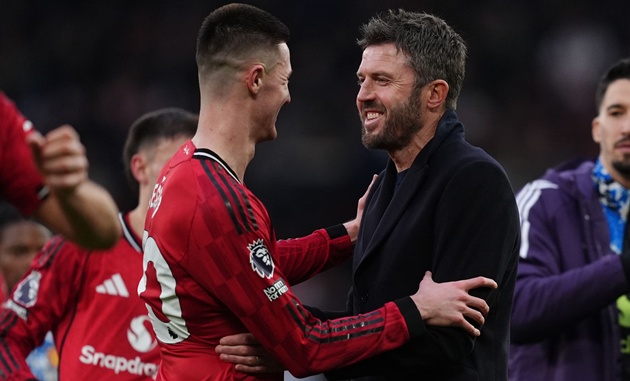 Tiền đạo Slovenia hòa nhập tốt với hệ thống của Carrick.