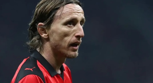 Modric không vội vàng trong việc đưa ra quyết định tương lai.