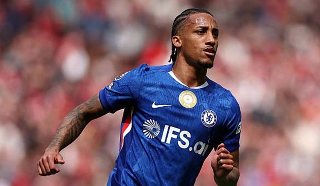 Joao Pedro nằm trong tầm ngắm của Barcelona.