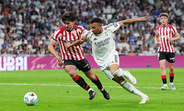 Kylian Mbappe - 7.5 điểm: Chân sút người Pháp đã tìm lại cảm giác ghi bàn đúng lúc trước thềm World Cup. Một pha lập công đẳng cấp giúp Mbappe giải tỏa áp lực và khẳng định vị thế ngôi sao số một trên hàng công.