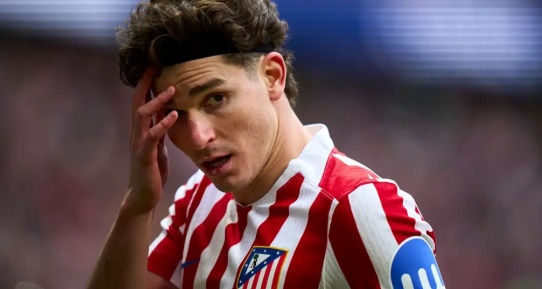 Alvarez đang là mục tiêu hàng đầu của Barcelona.