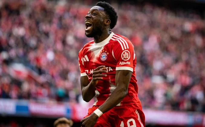 Bayern bật đèn xanh để Davies rời đi ở hè 2026.