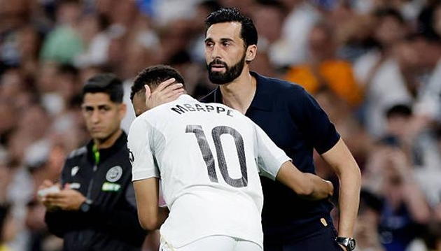 Ảnh bài viết Arbeloa đang trốn tránh sự thật trong ngày rời Real Madrid