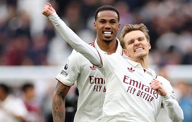 Ảnh bài viết Tiết lộ lý do Arsenal lùi lịch nâng cúp Ngoại hạng Anh tại sân khách