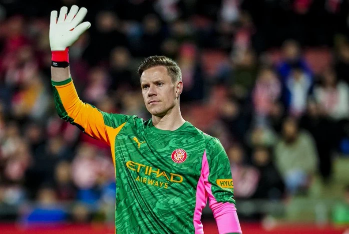 Ter Stegen đối mặt tương lai bất định.
