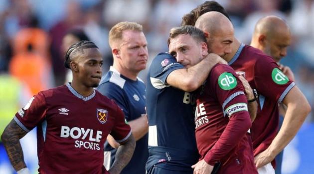 West Ham trải qua mùa bóng đáng quên.