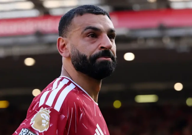 Salah rơi lệ ở trận đấu cuối cùng cho Liverpool.