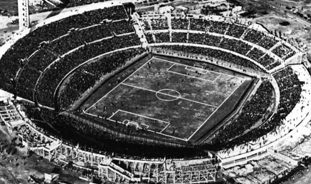 Sân Centenario với sức chứa khoảng 90.000 ngàn người ở World Cup đầu tiên.