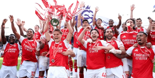 Arsenal lên ngôi vô địch Ngoại hạng Anh sau 22 năm chờ đợi.