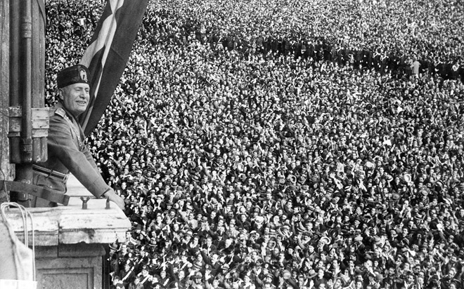 Chân dung nhà độc tài Benito Mussolini.
