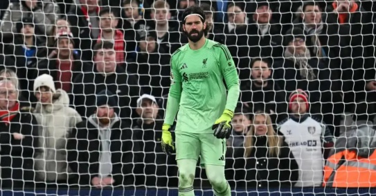 Ảnh bài viết Liverpool giữ chân Alisson Becker trước sự chèo kéo của Juventus
