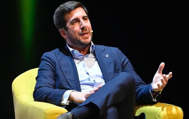 Riquelme hứa hẹn bom tấn để ghi điểm trong cuộc đua ghế chủ tịch Real Madrid.