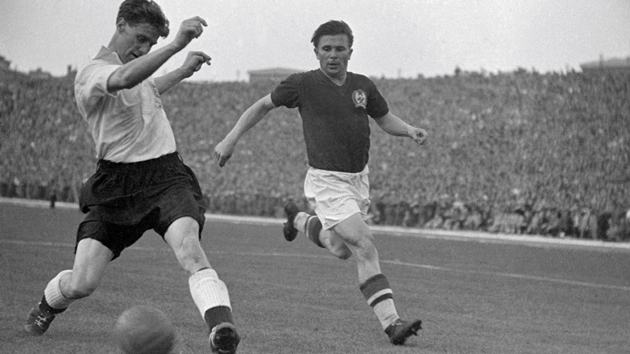 Huyền thoại Ferenc Puskas góp mặt trong đội hình tiêu biểu World Cup 1954.