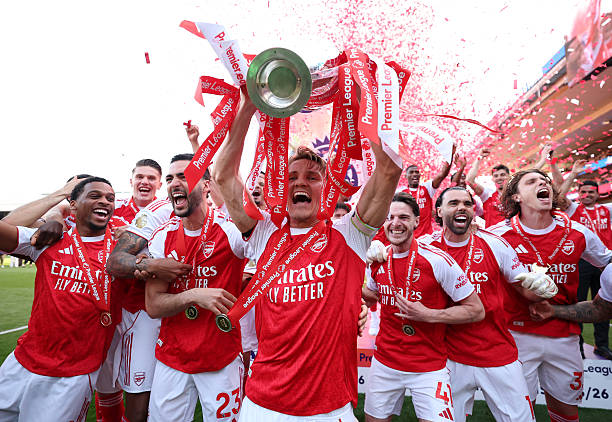 Arsenal công bố kế hoạch diễu hành mừng cúp vô địch.