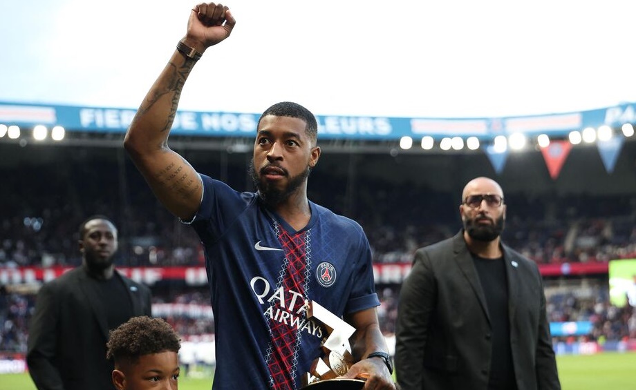 Ảnh bài viết Kimpembe vinh dự mang cúp ra sân ở chung kết C1 của PSG