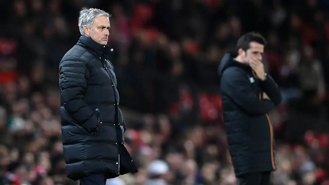 Silva được nhắm để thay thế Mourinho ở Benfica.