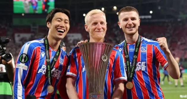 Ảnh bài viết Phản ứng của Adam Wharton sau khi bị Tuchel gạch tên
