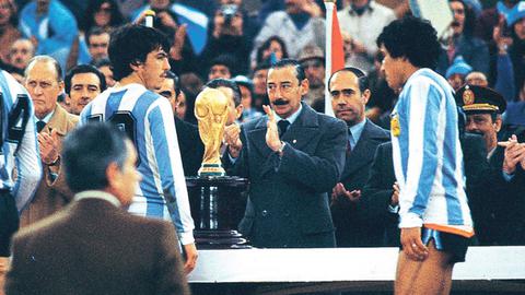 Nhiều ý kiến cho rằng Argentina "mua" chức vô địch World Cup trên sân nhà.