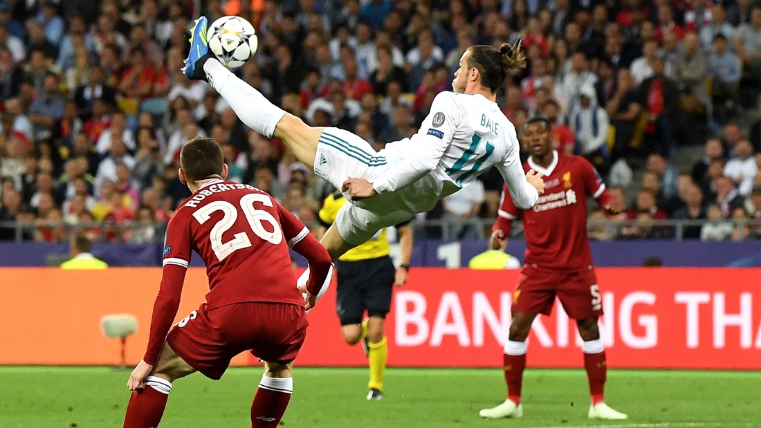 Gareth Bale và pha ngả bàn đèn đẹp mắt tung lưới Liverpool.