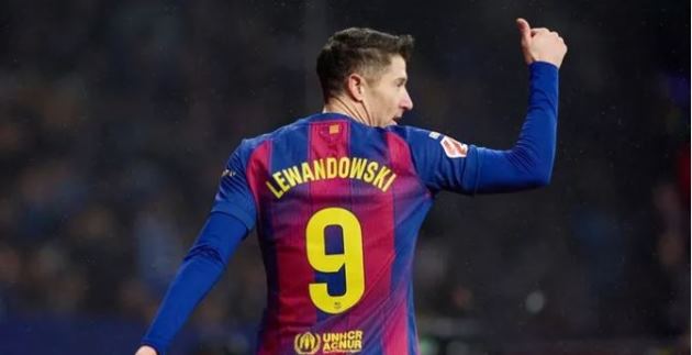 Ảnh bài viết Foster chỉ ra lý do MU nên chiêu mộ Lewandowski