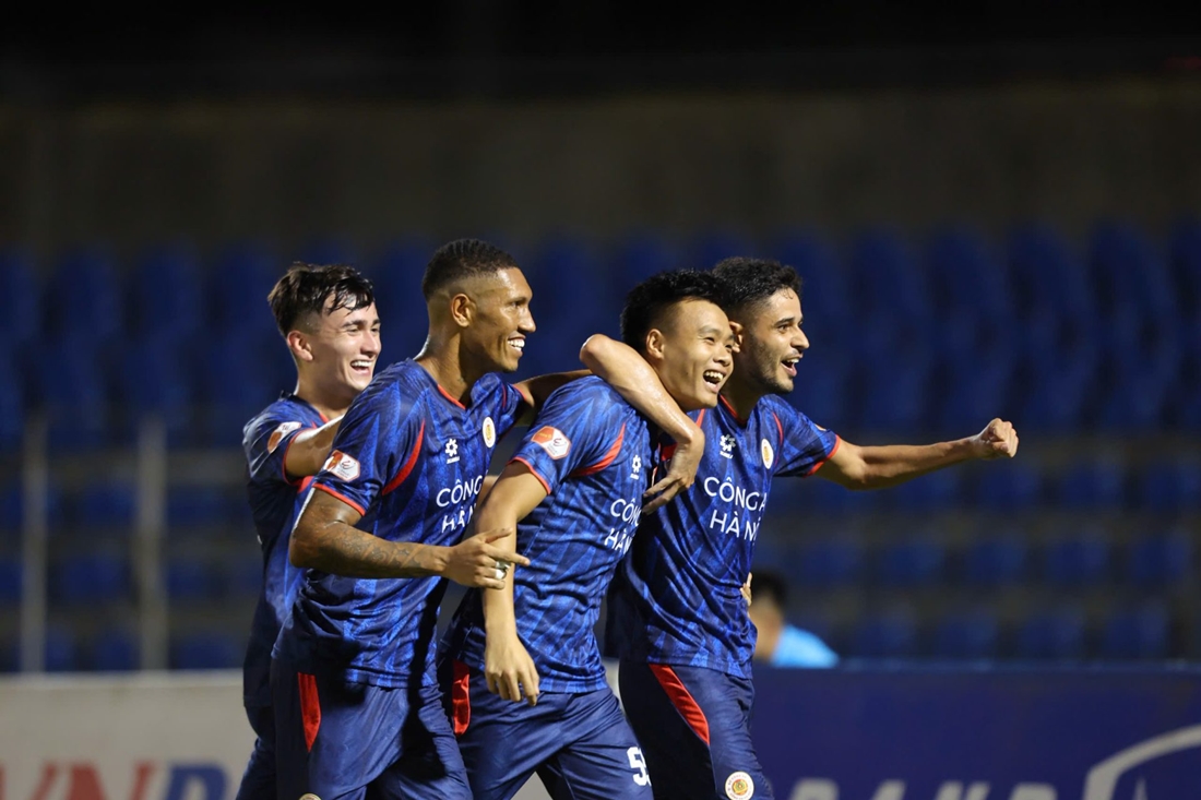 Công an Hà Nội gặp khó ở play-off AFC Champions League Elite.