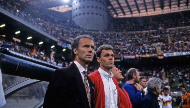 Huyền thoại Franz Beckenbauer dẫn dắt Đức vô địch World Cup 1990.